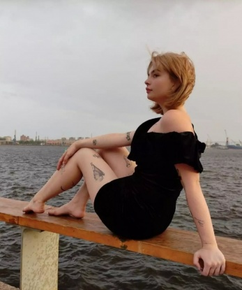 Живу в Москве и готова познакомиться с тобой. У меня много возможностей, чтобы сделать наше время вместе незабываемым. Подарю тебе нежность, страсть и полное расслабление. С удовольствием приглашу тебя к себе в уютное гнездышко или могу приехать к тебе. Мои услуги широки и разнообразны. Если ты хочешь полностью расслабиться и насладиться, то я именно то, что тебе нужно. Мои фото в профиле полностью соответствуют действительности. У меня добрые отзывы, которые подтверждают мою надежность. Жду твоего звонка, чтобы создать моменты истинного удовольствия и наслаждения. Обещаю, ты не пожалеешь! 🌹😘 Виктория